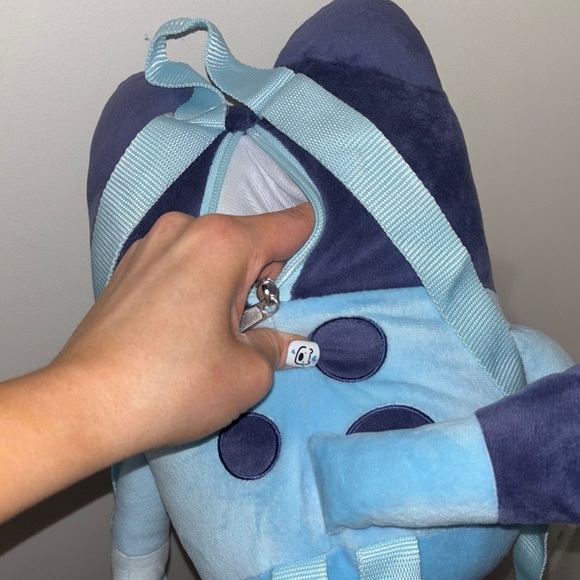 Bluey plush book bag - Picture 8 of 9